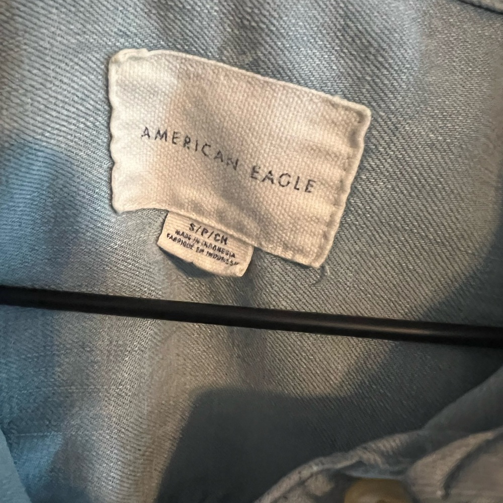 American Eagle Chambray Short Sleeve Button Up Top - Picture 4 of 4